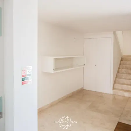 Central With Parking, Terrace And Swimming Pool 56 By Lisbonne Collection * Lisbon